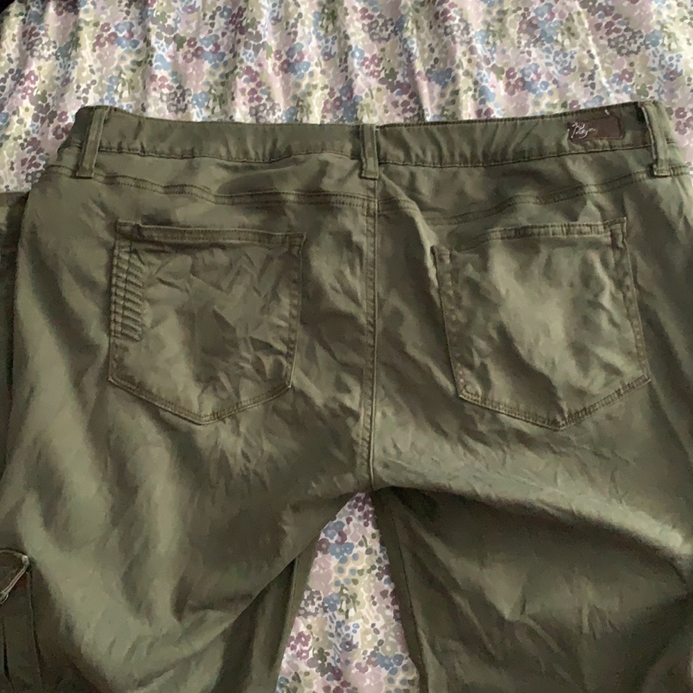 Paige Denim Layne Maternity Cargo Pants size 33 - Picture 6 of 7